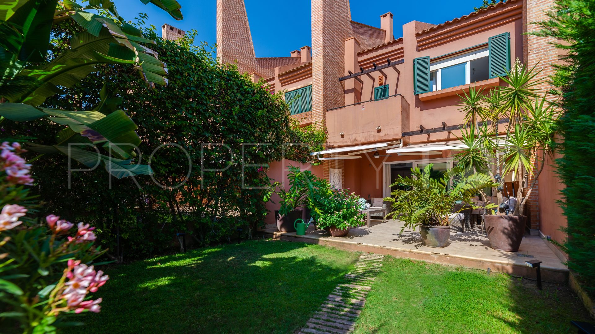 Town house with 5 bedrooms for sale in Los Monteros