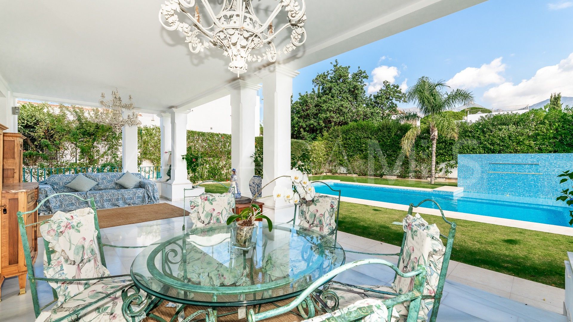 Villa for sale in Marbella Golden Mile