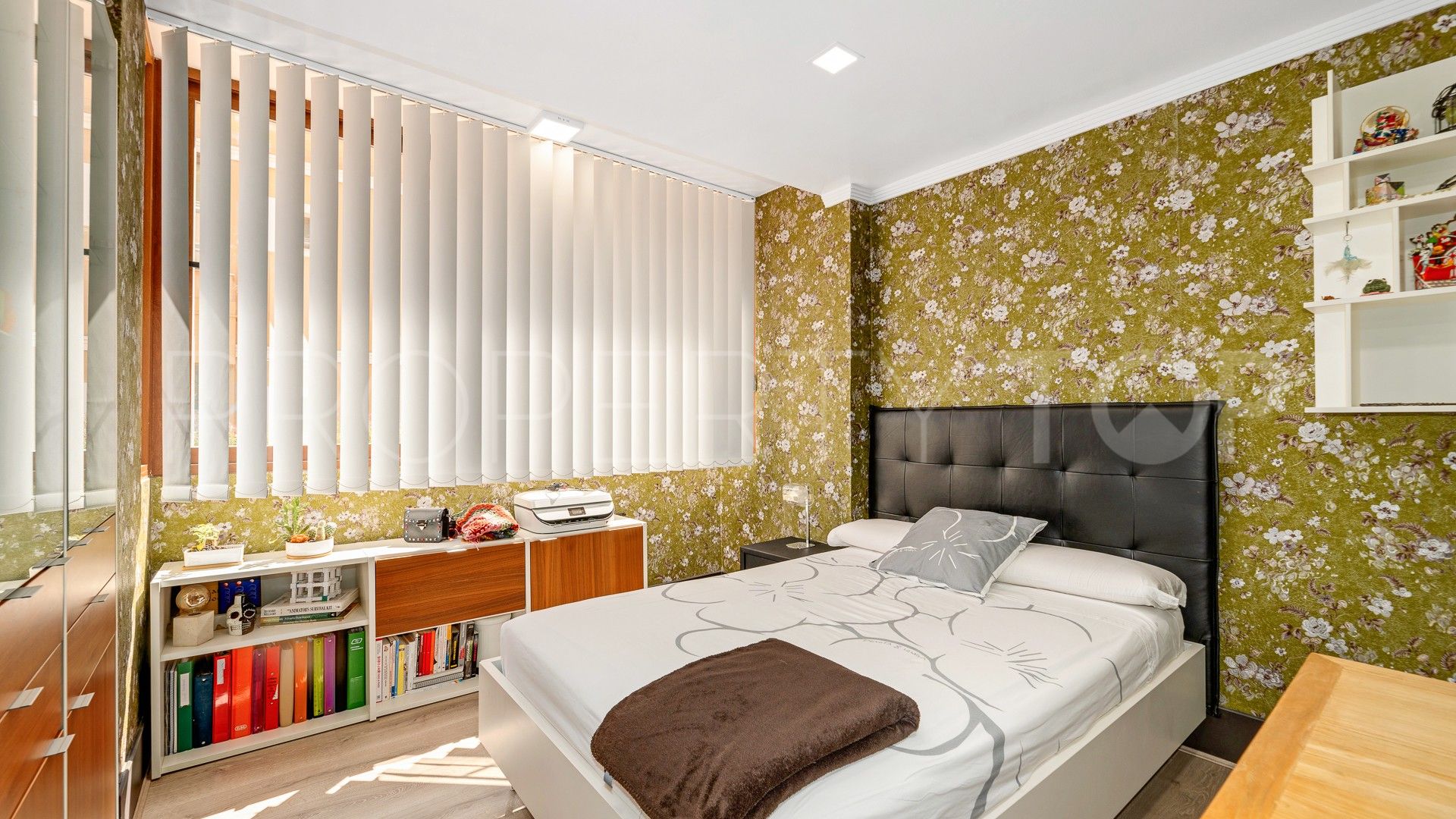 Golden Mile 3 bedrooms apartment for sale
