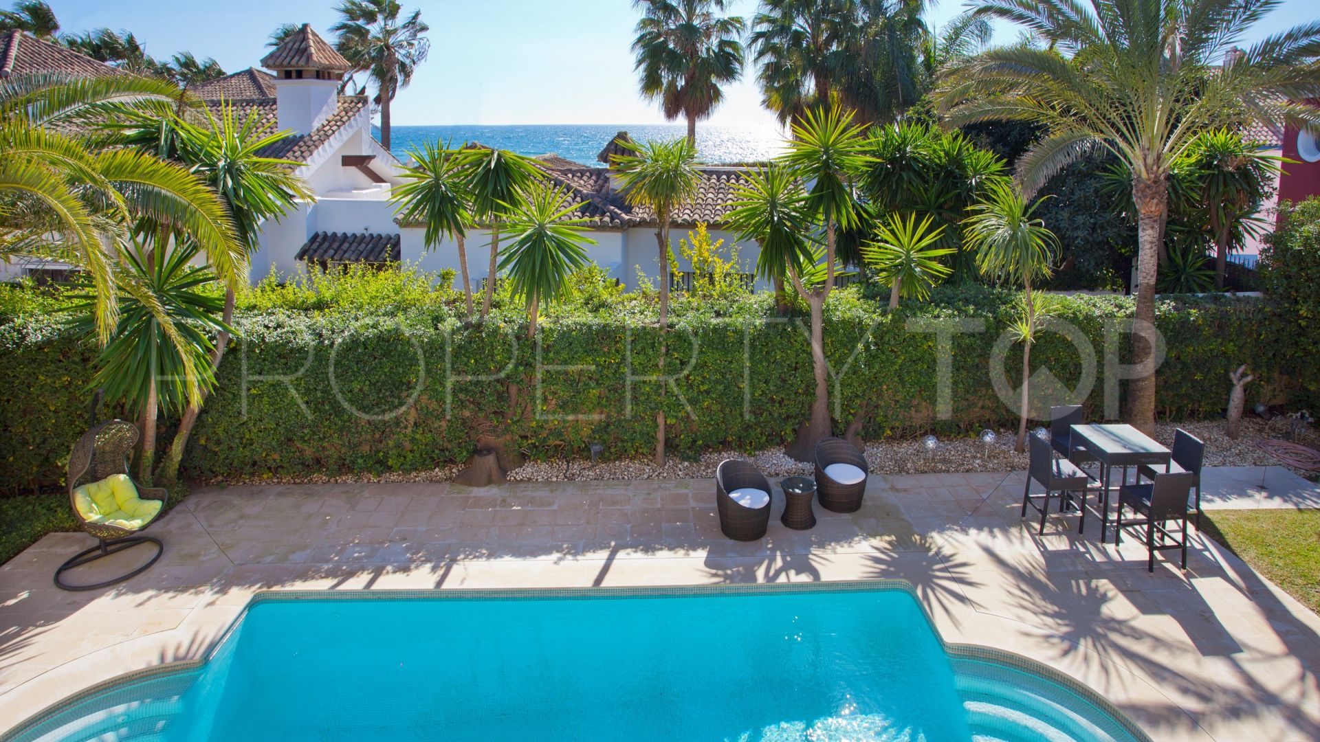 5 bedrooms villa in Bahia de Marbella for sale