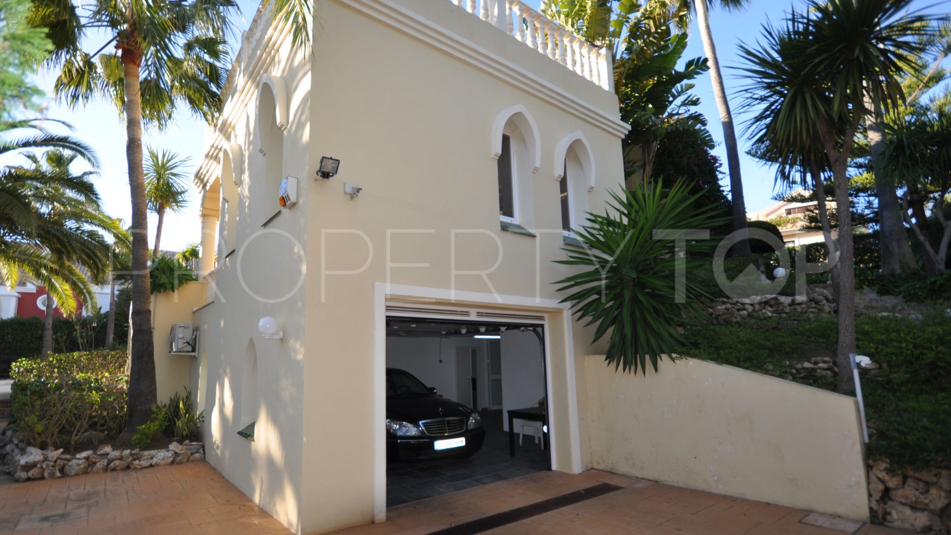For sale villa in Bahia de Marbella