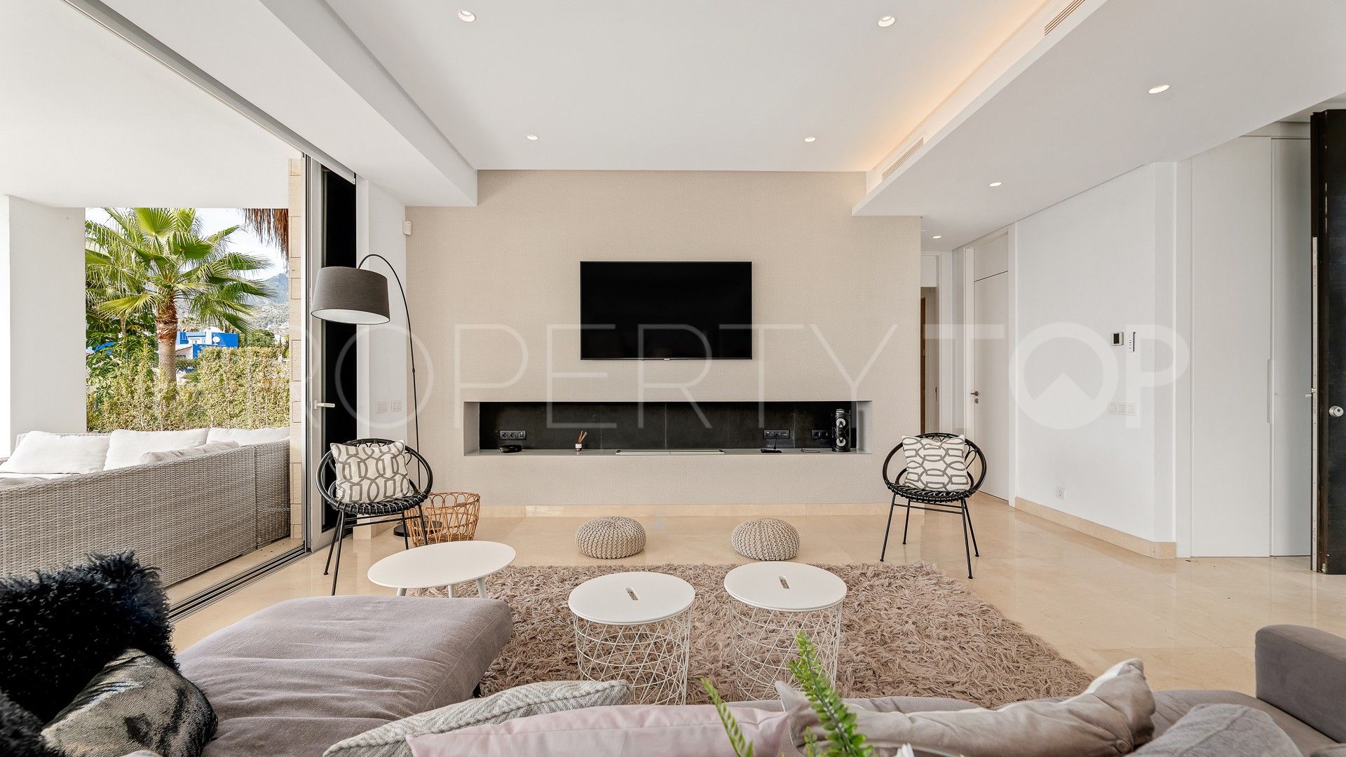 Villa for sale in Rio Real with 4 bedrooms