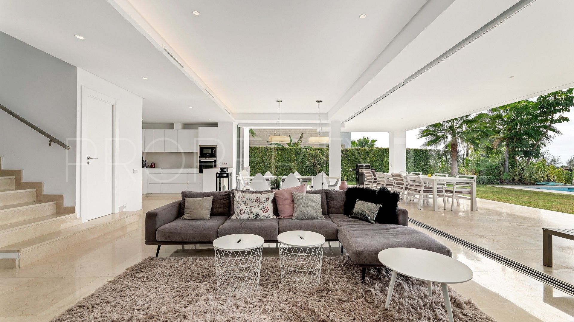 Villa for sale in Rio Real with 4 bedrooms