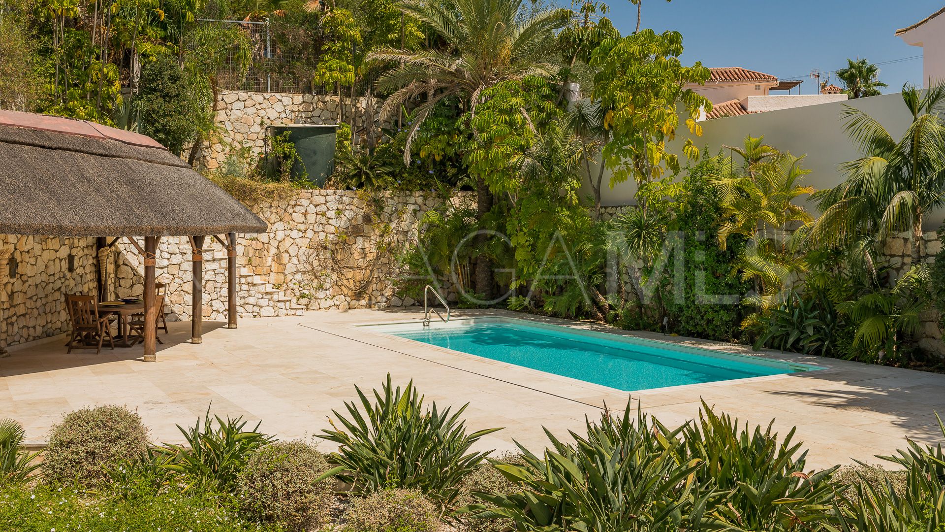 Villa for sale in Elviria with 4 bedrooms