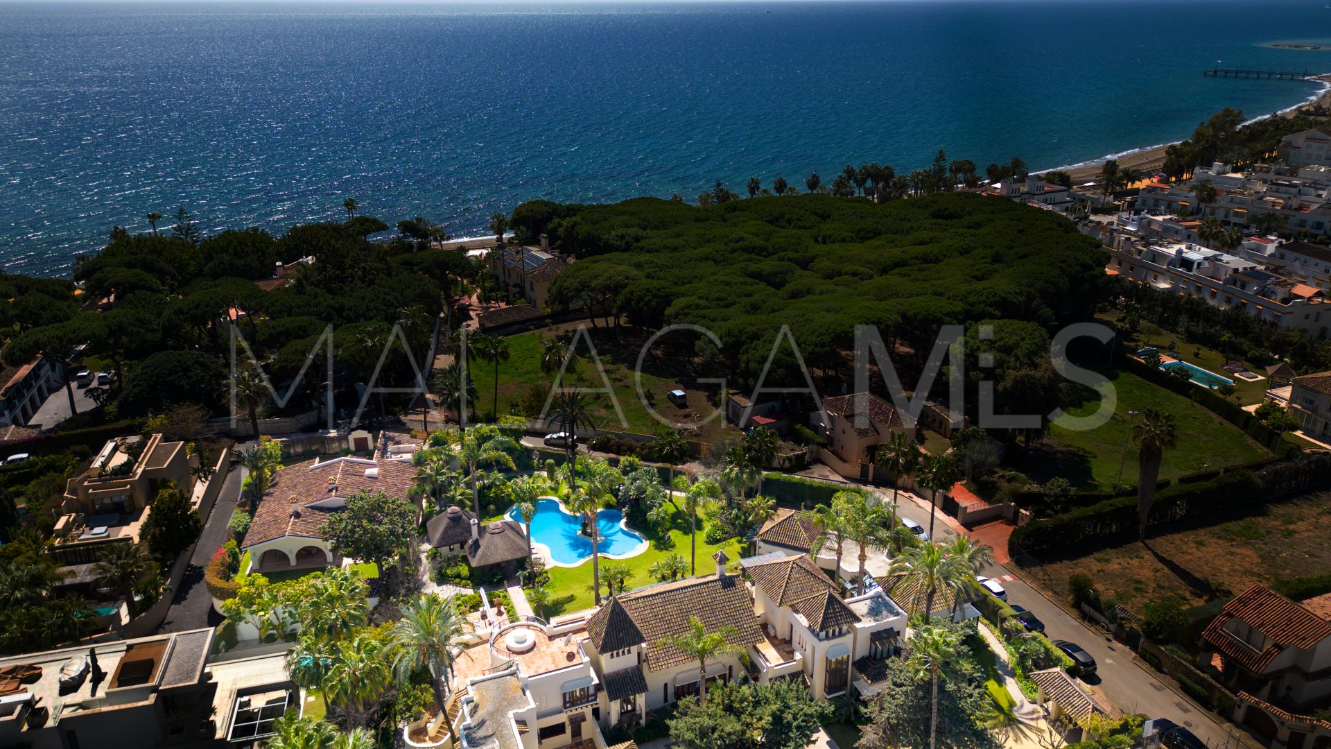 For sale villa in Beach Side Golden Mile