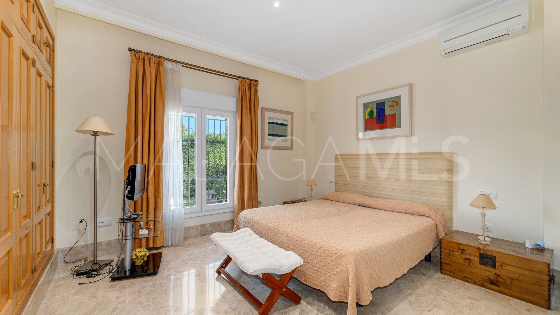 5 bedrooms Los Monteros villa for sale