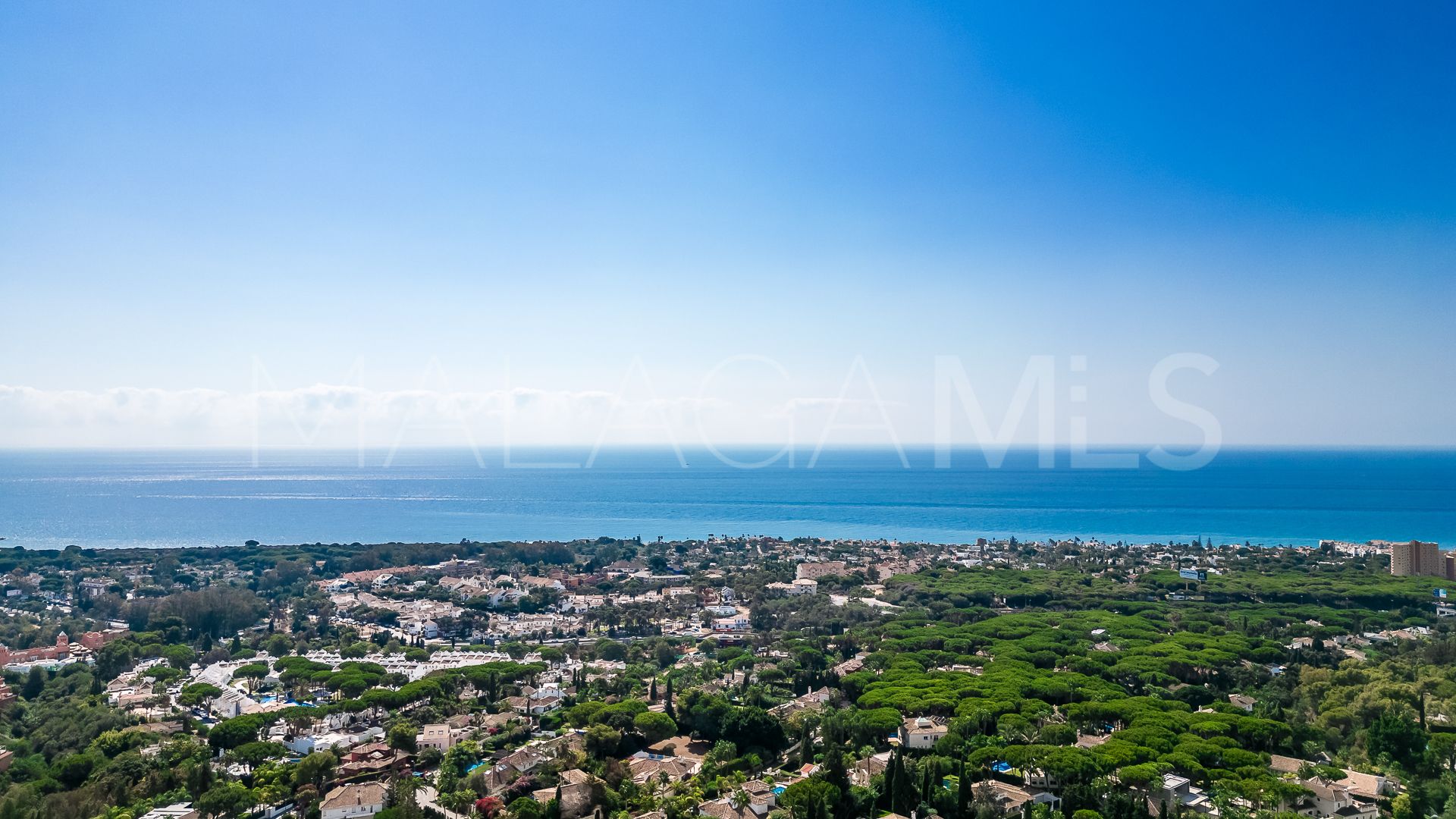 Villa for sale in Hacienda las Chapas with 5 bedrooms