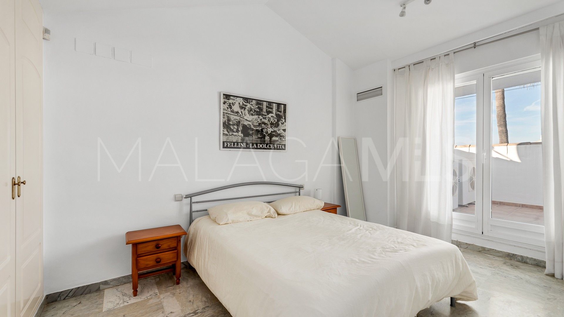 Adosado for sale with 3 bedrooms in Bahia de Marbella