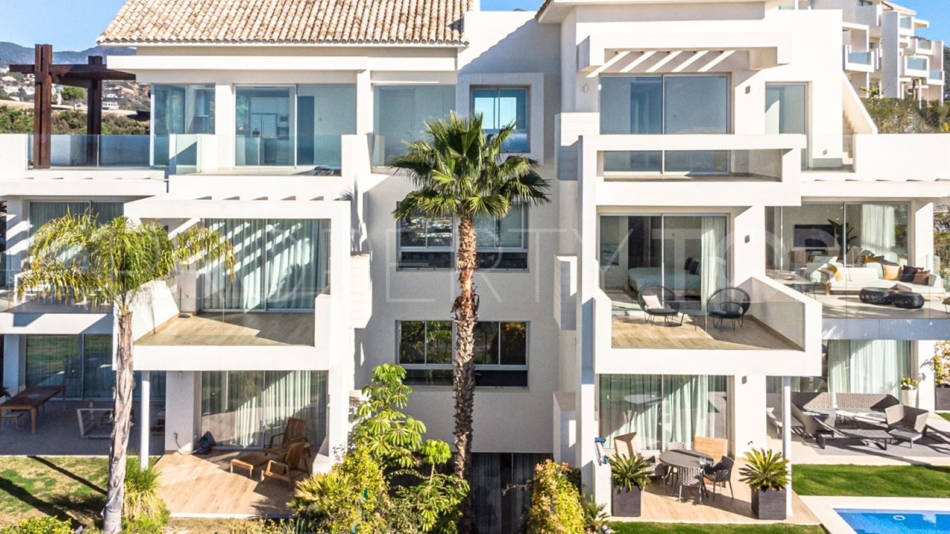 Buy apartment with 4 bedrooms in Marbella Club Golf Resort
