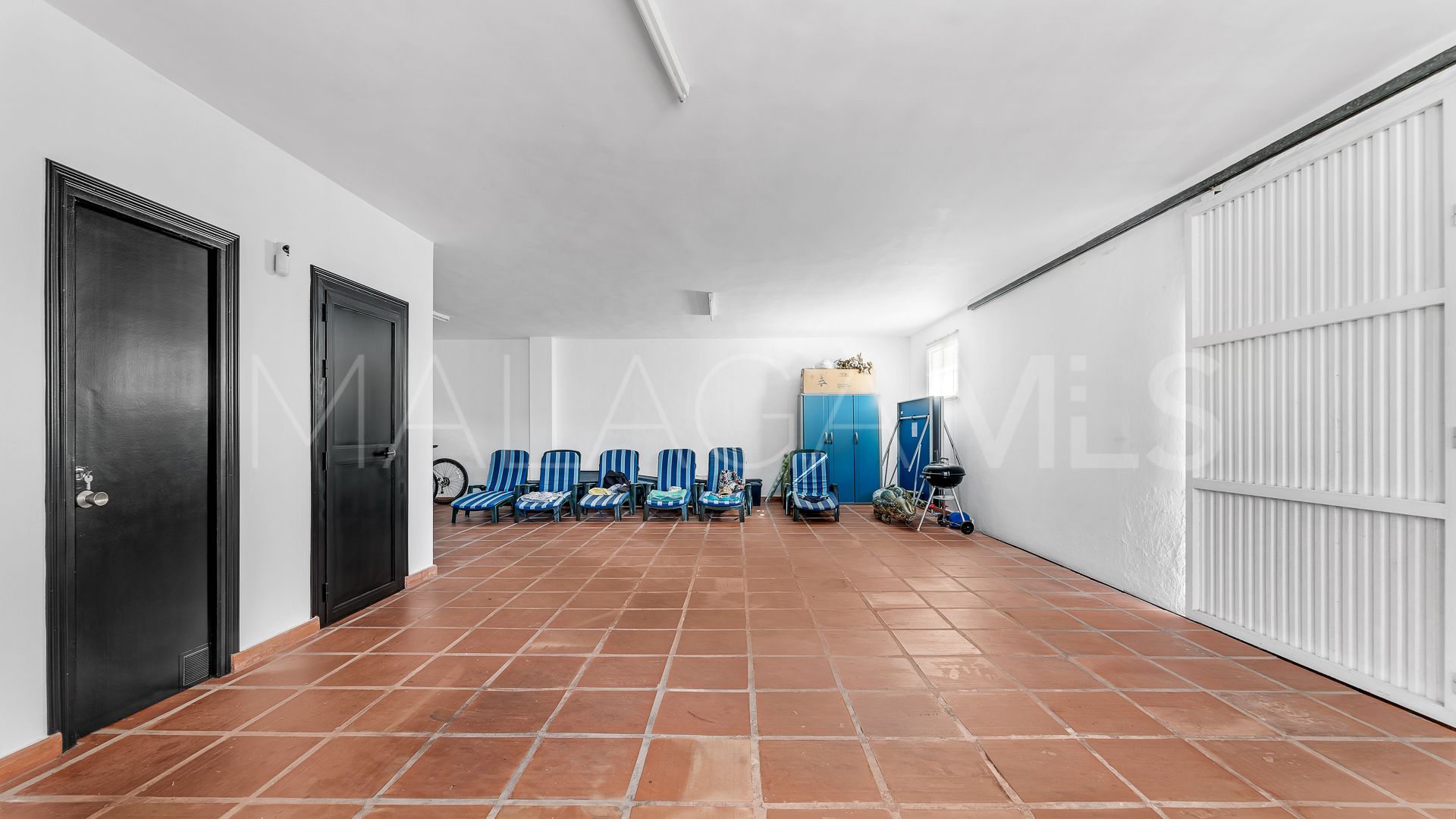 Villa for sale in Elviria
