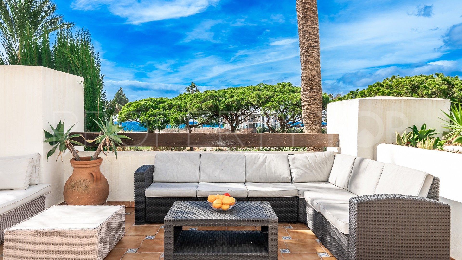 5 bedrooms apartment for sale in Los Monteros