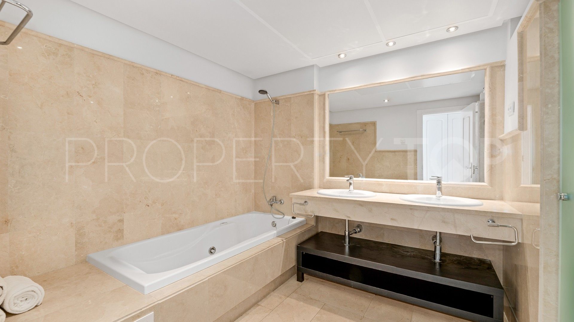 Los Monteros apartment for sale