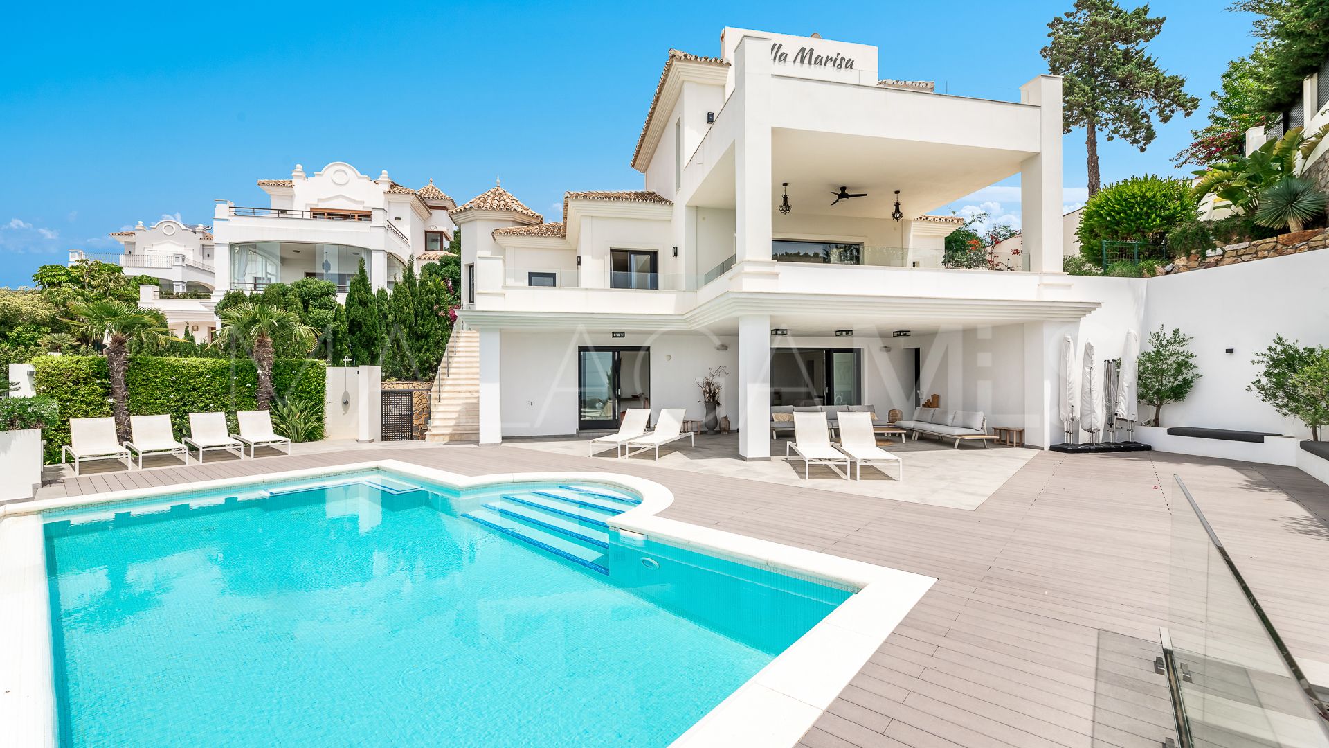 Buy Elviria villa