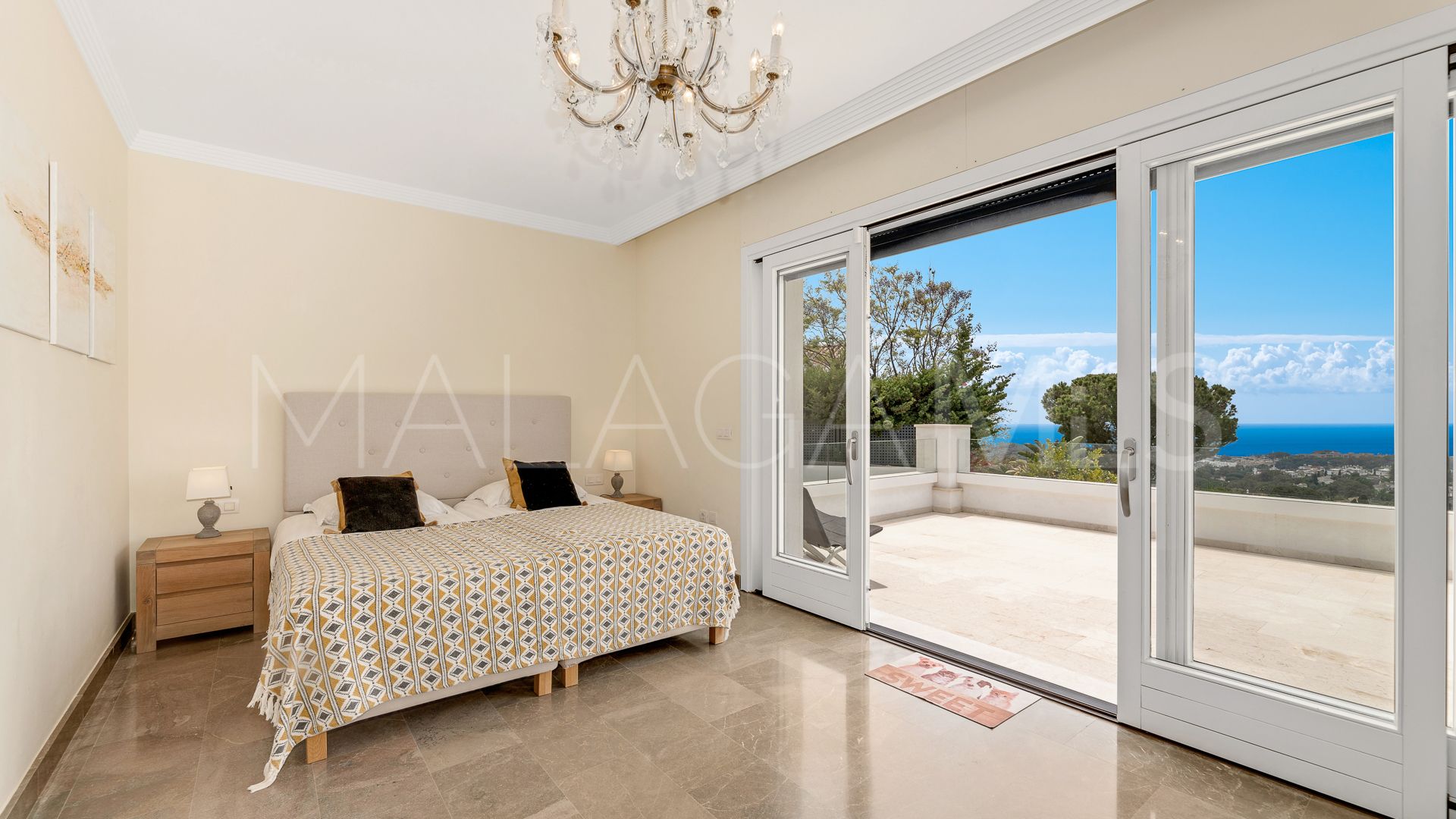 Buy Elviria villa