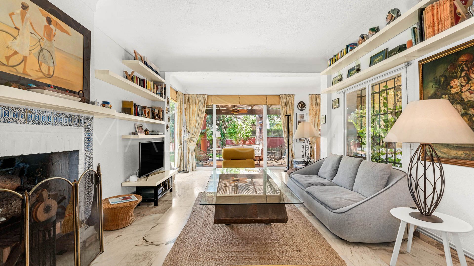 Villa for sale in Marbella Este