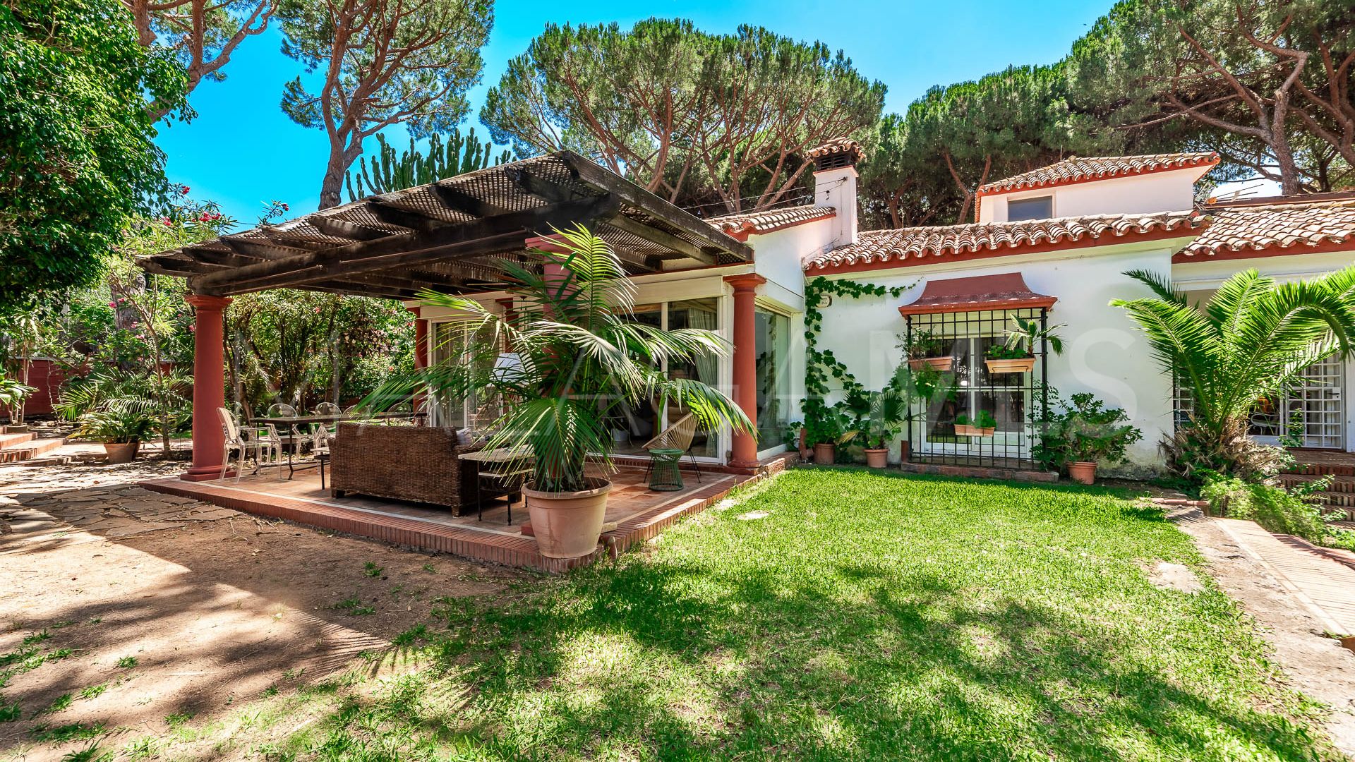 Villa for sale in Marbella Este