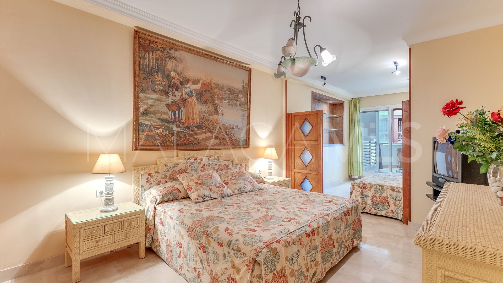 Buy apartment with 3 bedrooms in Marbella - Puerto Banus