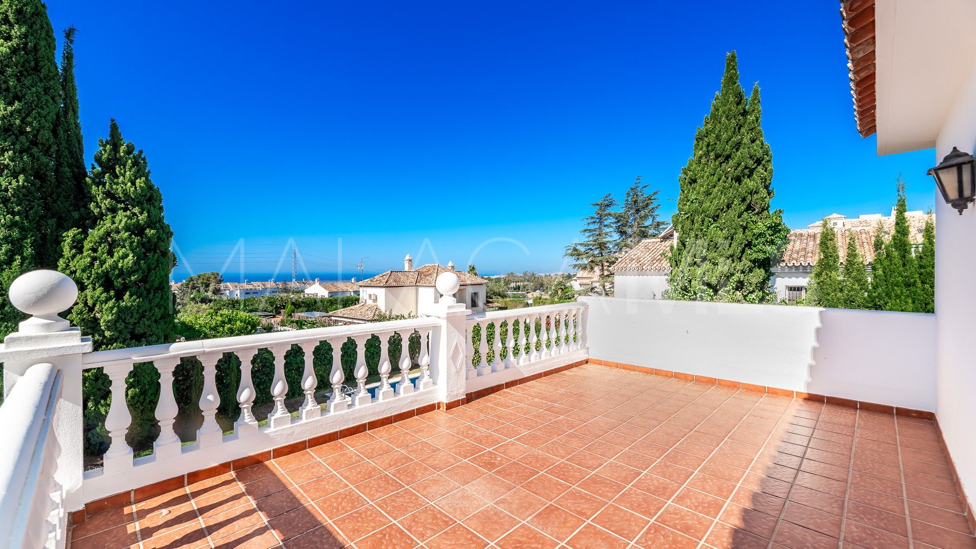 Villa for sale in Marbella Golden Mile with 6 bedrooms