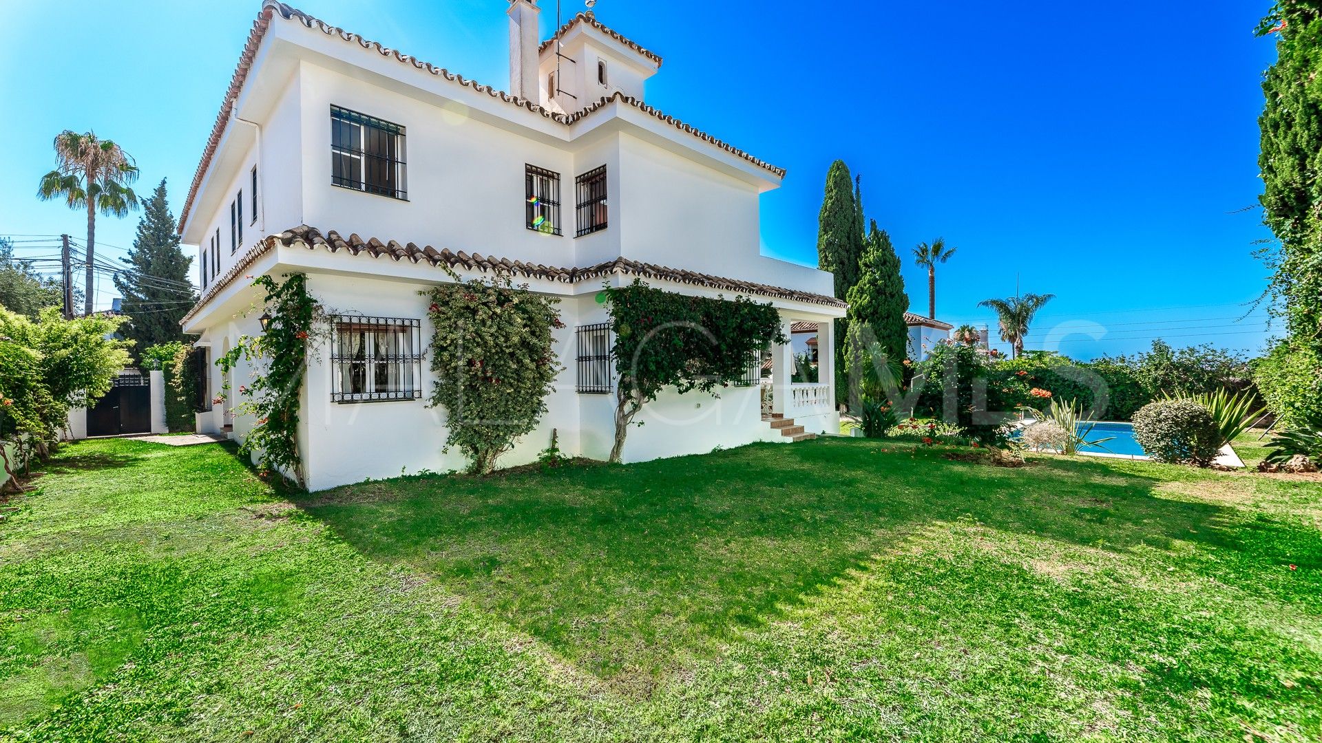 Villa for sale in Marbella Golden Mile with 6 bedrooms