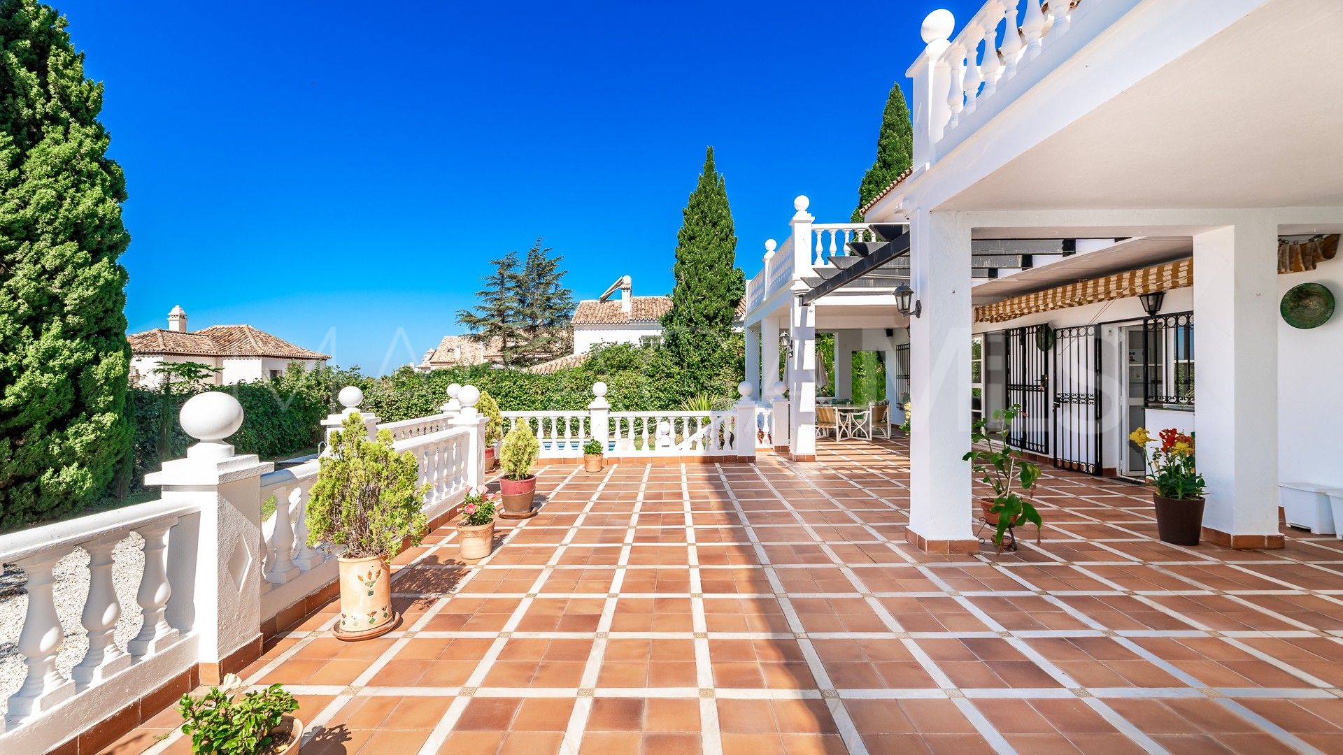 Villa for sale in Marbella Golden Mile with 6 bedrooms