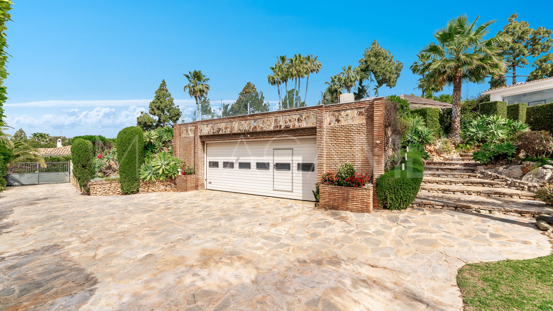 Villa for sale in Hacienda las Chapas