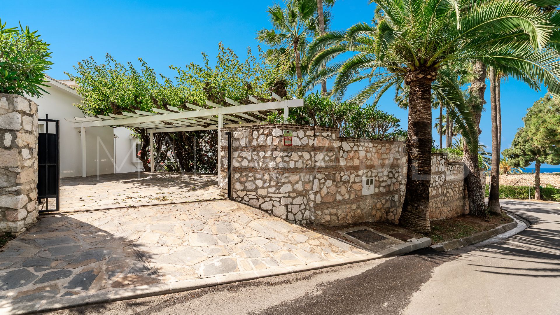 Villa for sale in Hacienda las Chapas