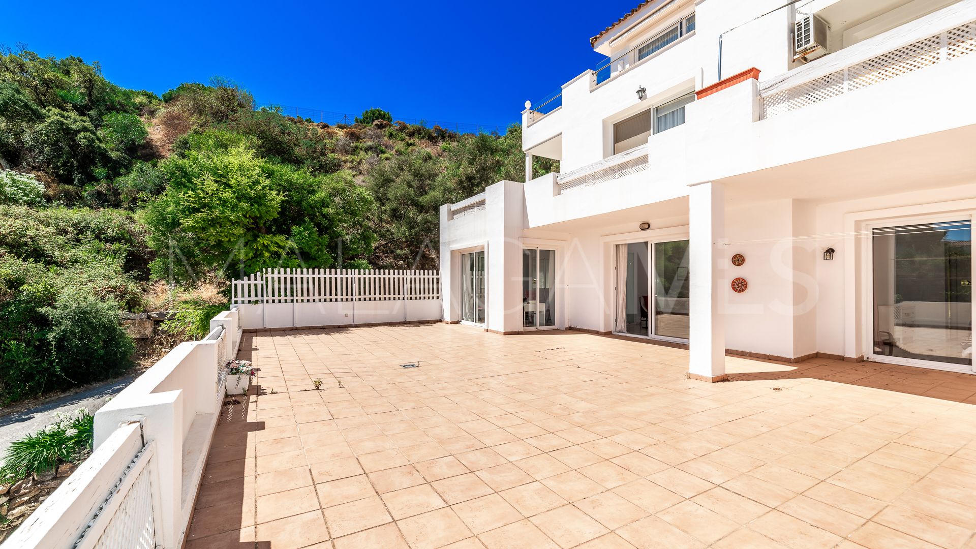 3 bedrooms apartment in Altos de Elviria for sale