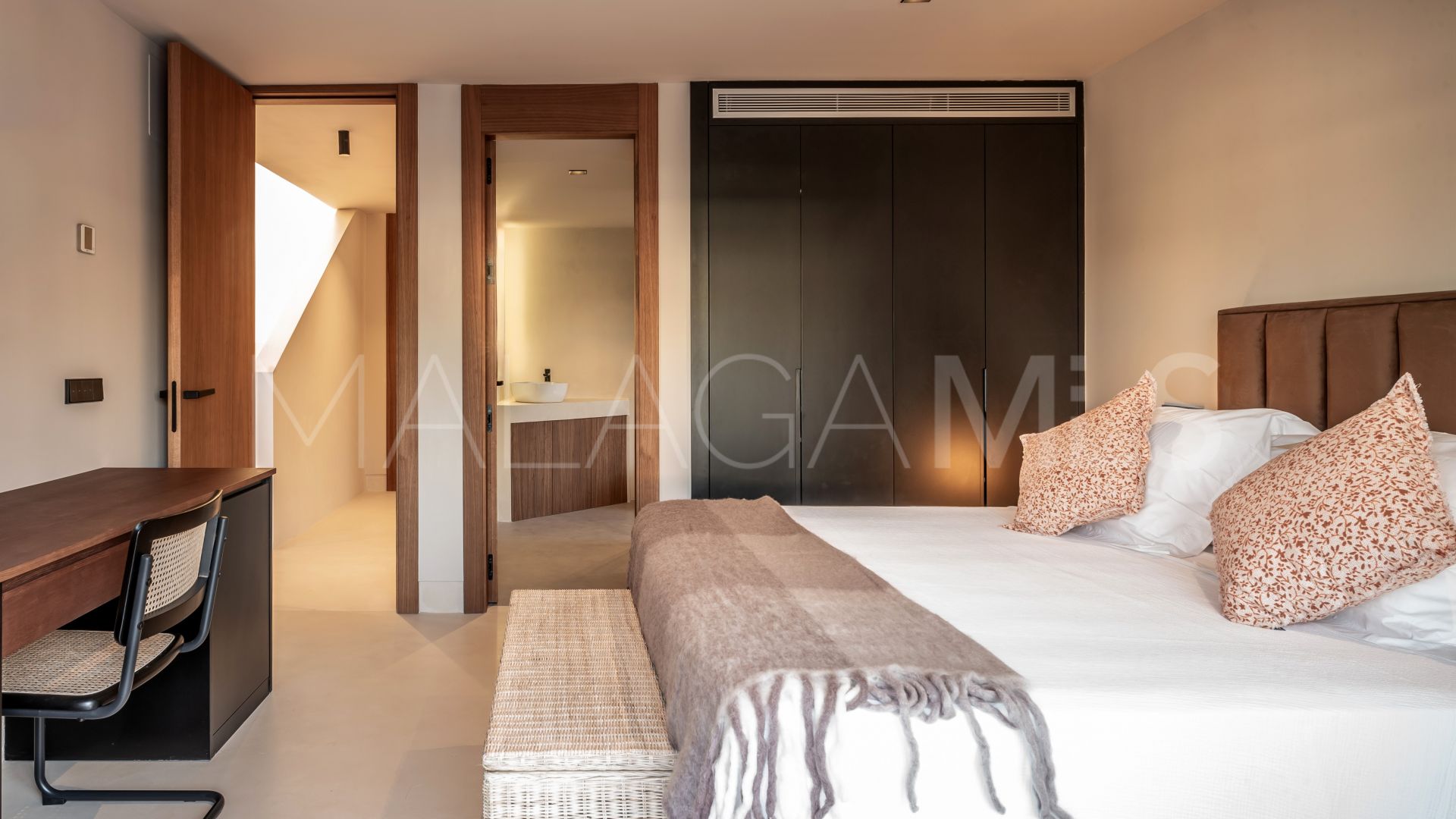 Villa for sale in Marbella Golden Mile