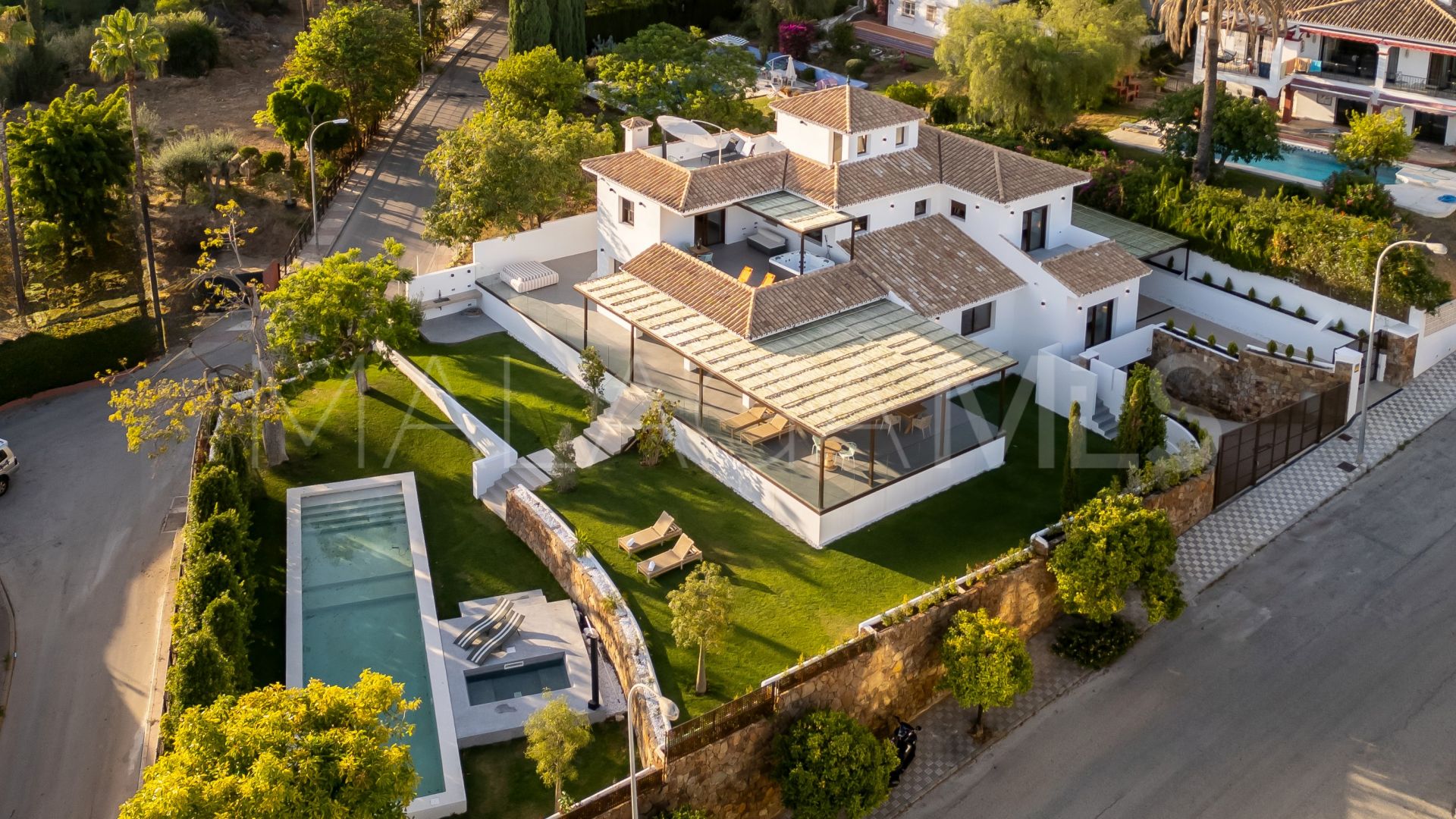 Villa for sale in Marbella Golden Mile