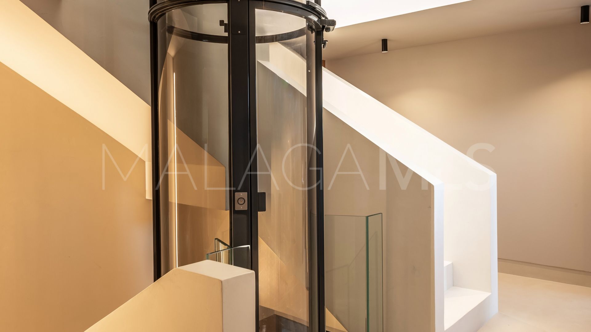 Villa for sale in Marbella Golden Mile