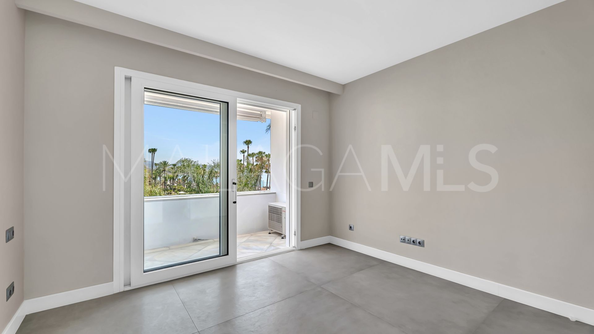 For sale 3 bedrooms apartment in Marbella - Puerto Banus