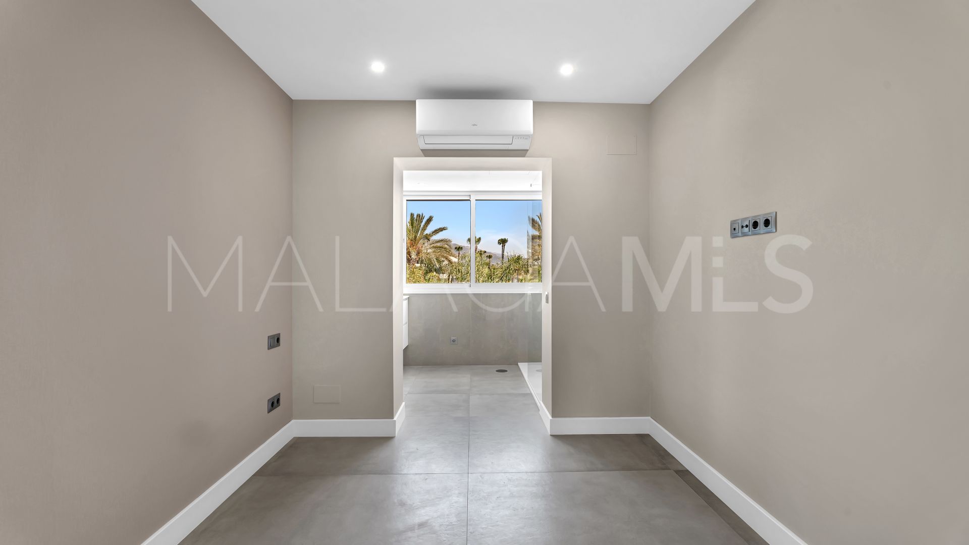 Wohnung for sale in Marbella - Puerto Banus