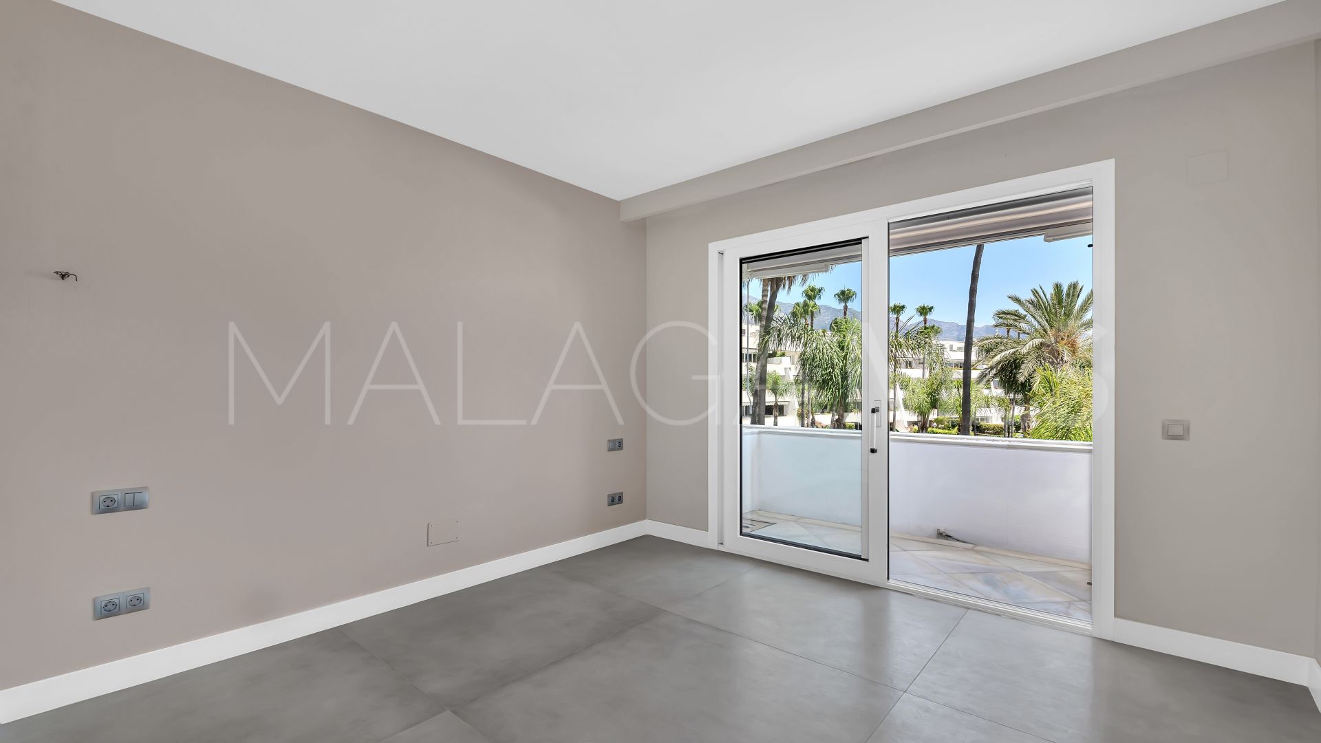 Wohnung for sale in Marbella - Puerto Banus