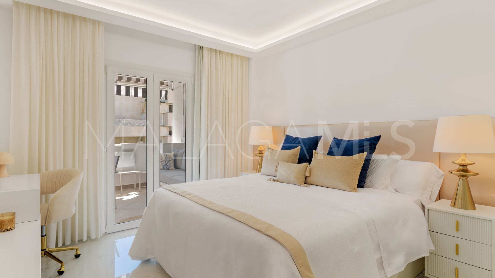 Wohnung for sale in Marbella - Puerto Banus