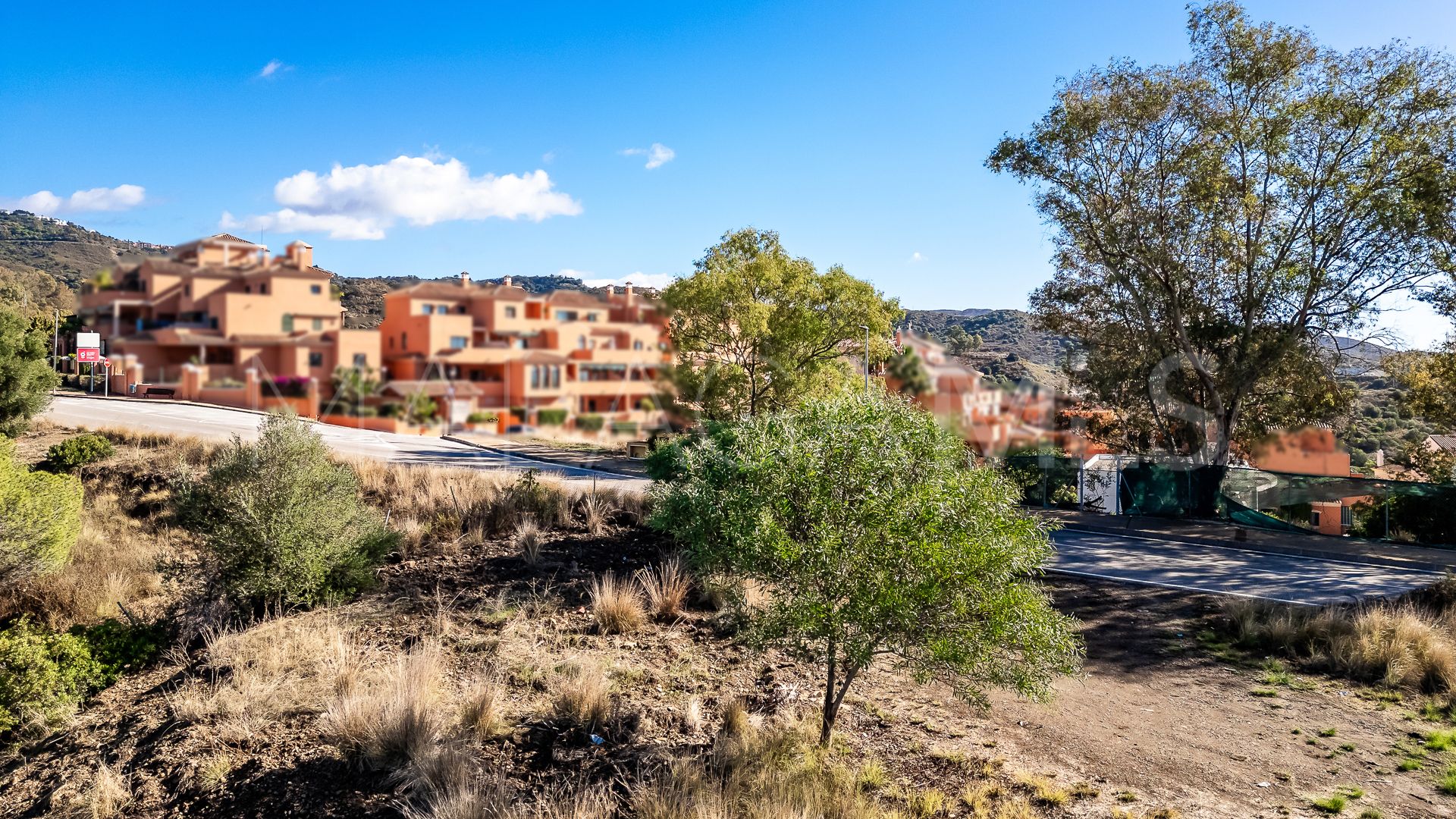 Grundstück for sale in Elviria