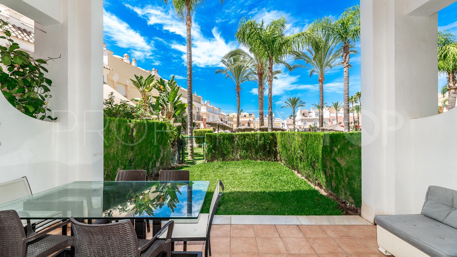 Bahia de Marbella town house for sale