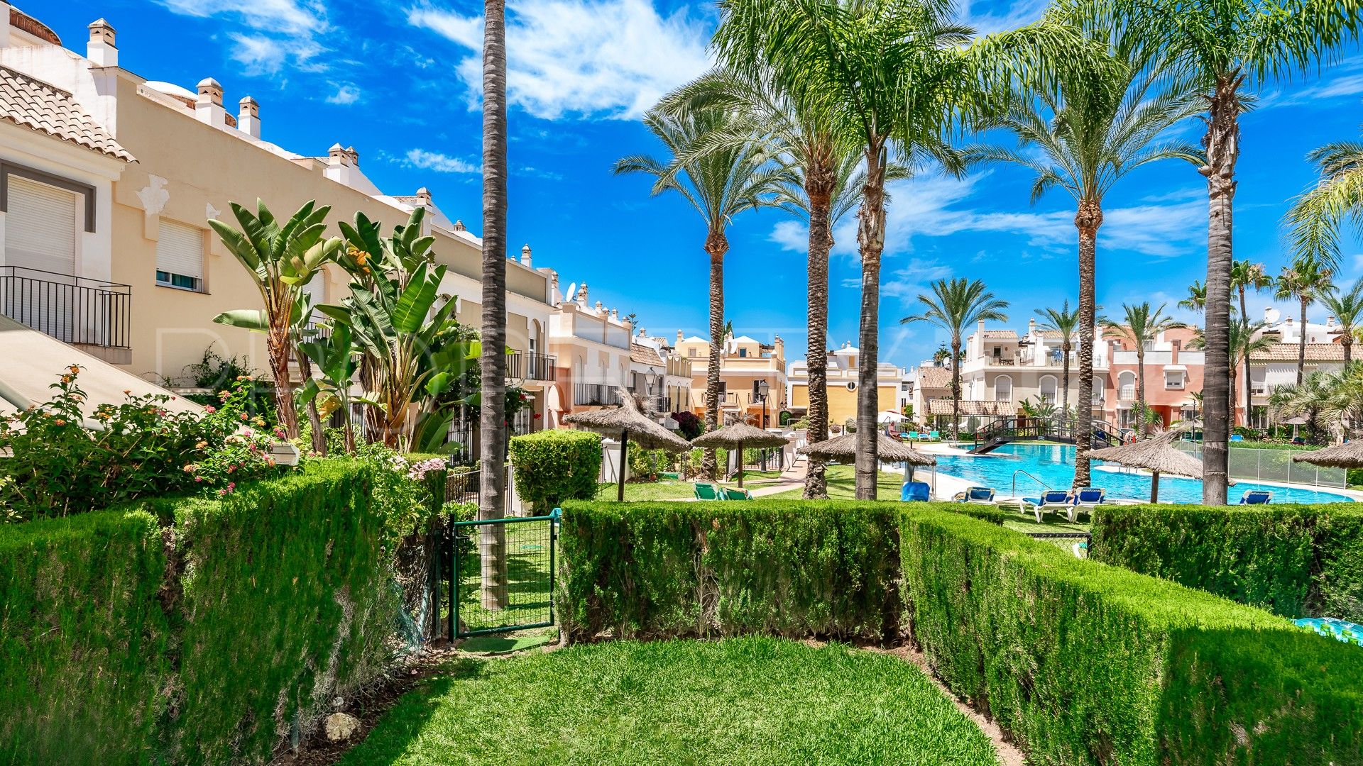 Bahia de Marbella town house for sale