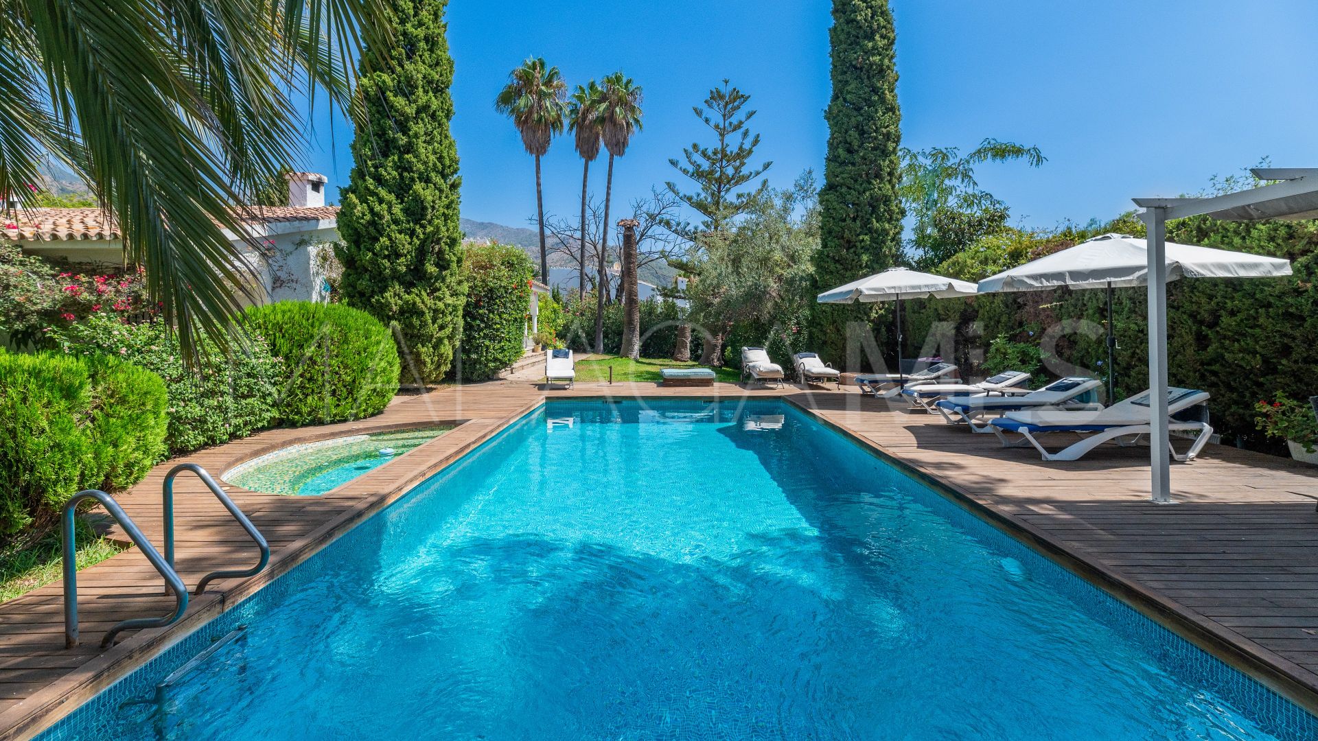 Villa for sale in Marbella City