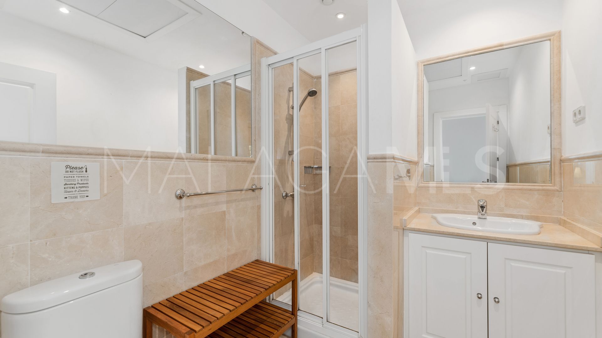 Buy villa in Elviria