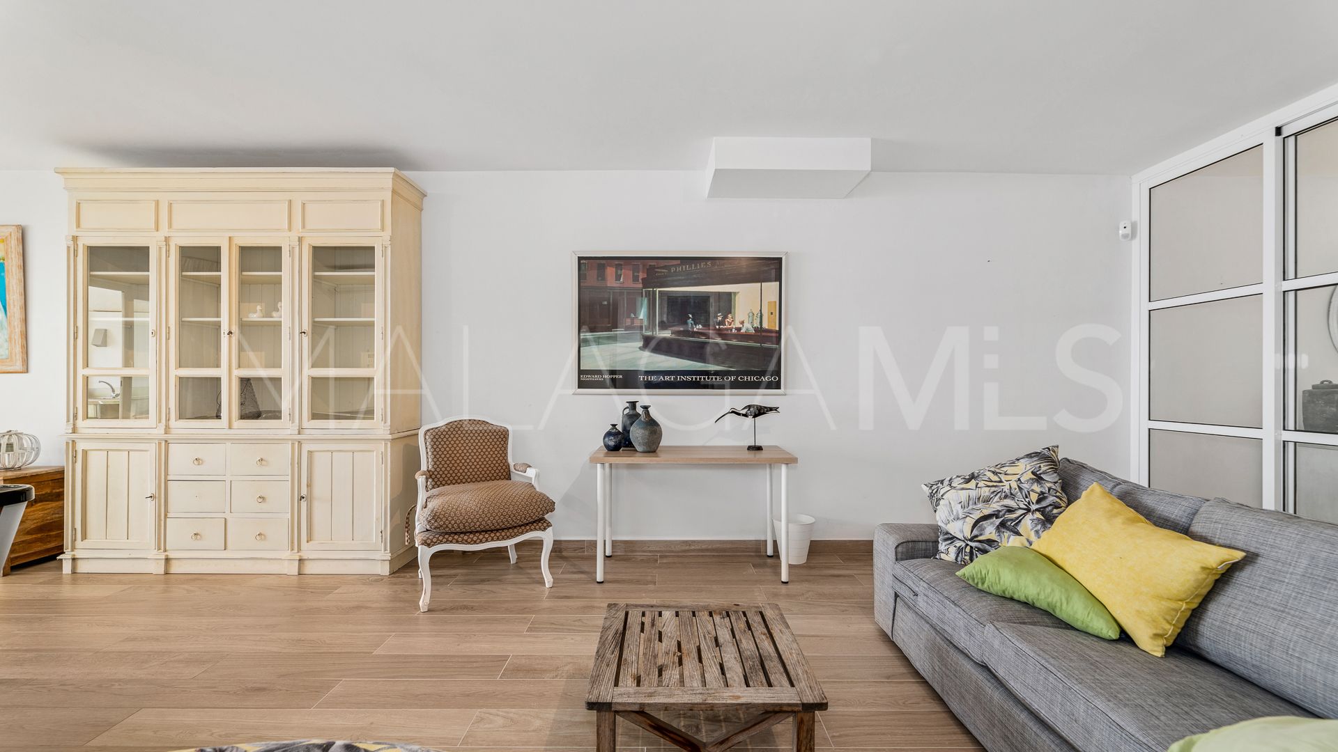 Buy villa in Elviria