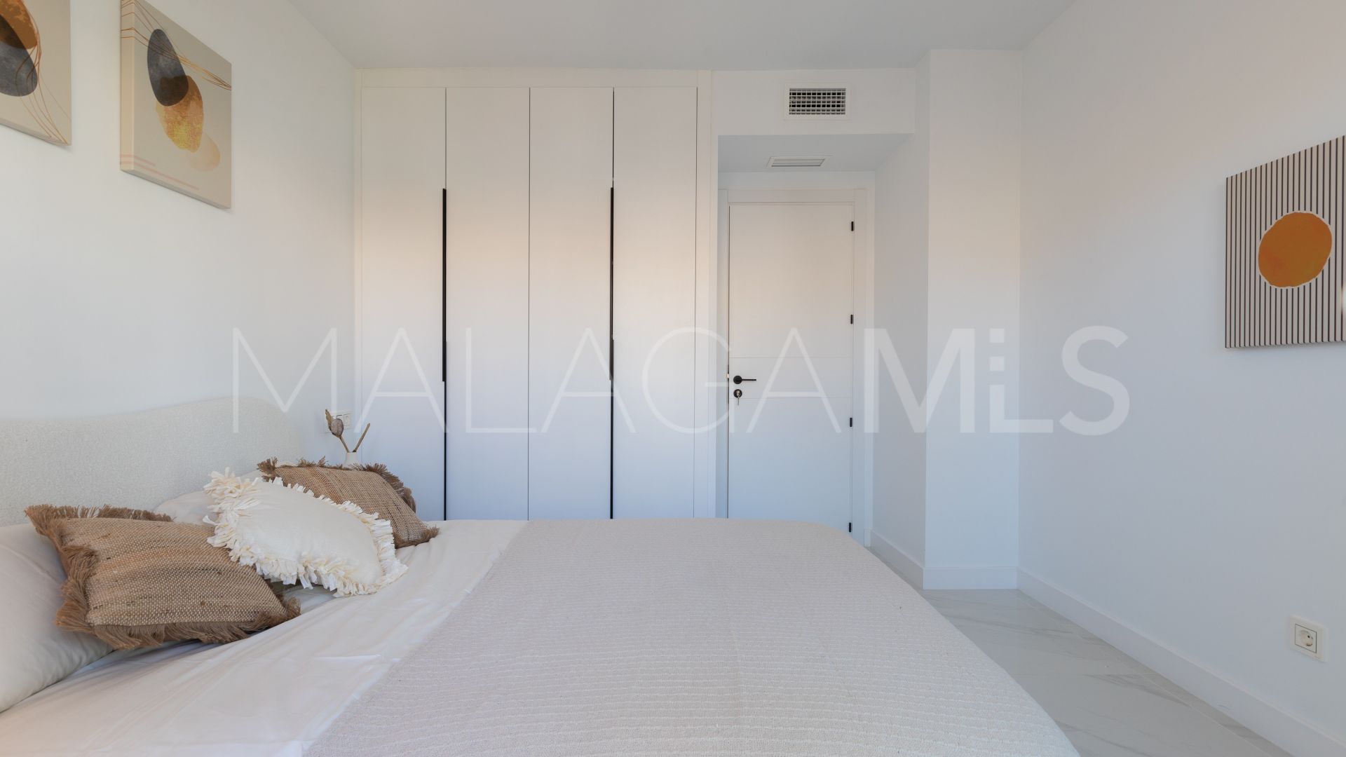 Apartamento for sale in Guadalmina Baja with 4 bedrooms