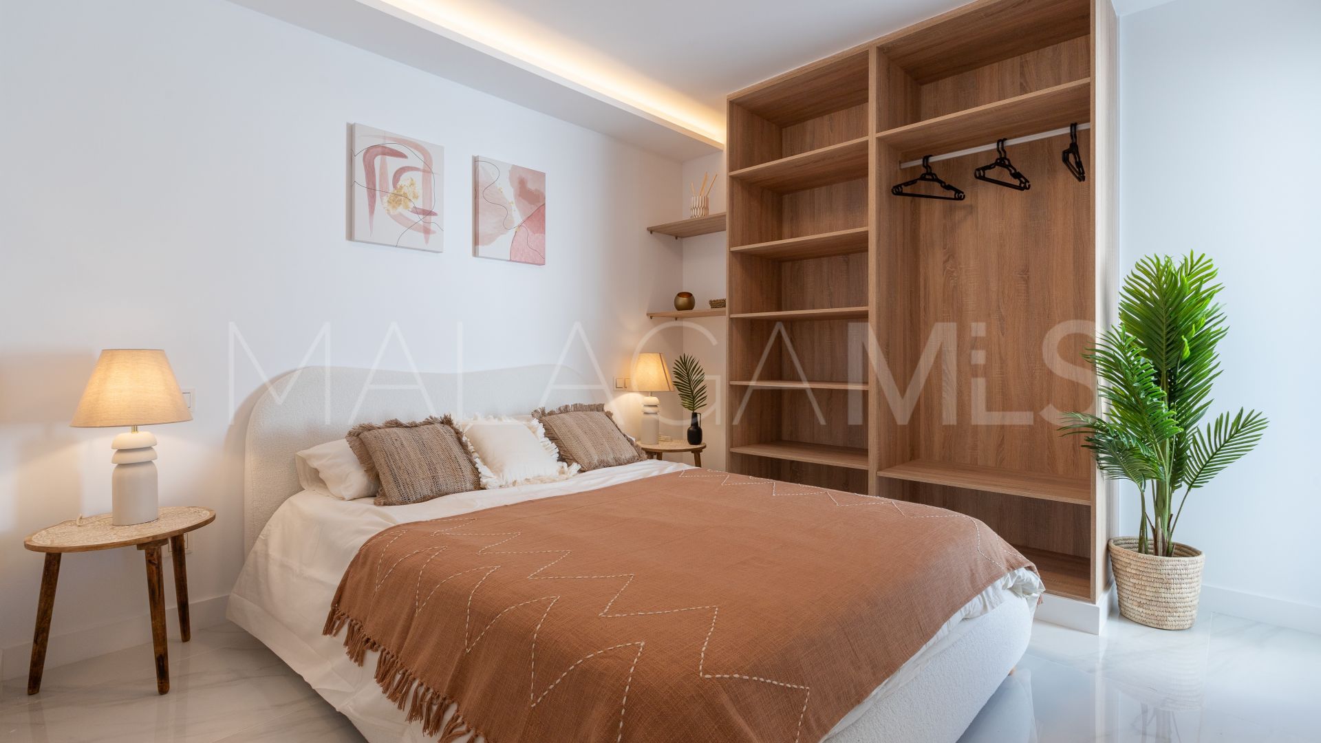 Apartamento for sale in Guadalmina Baja with 4 bedrooms