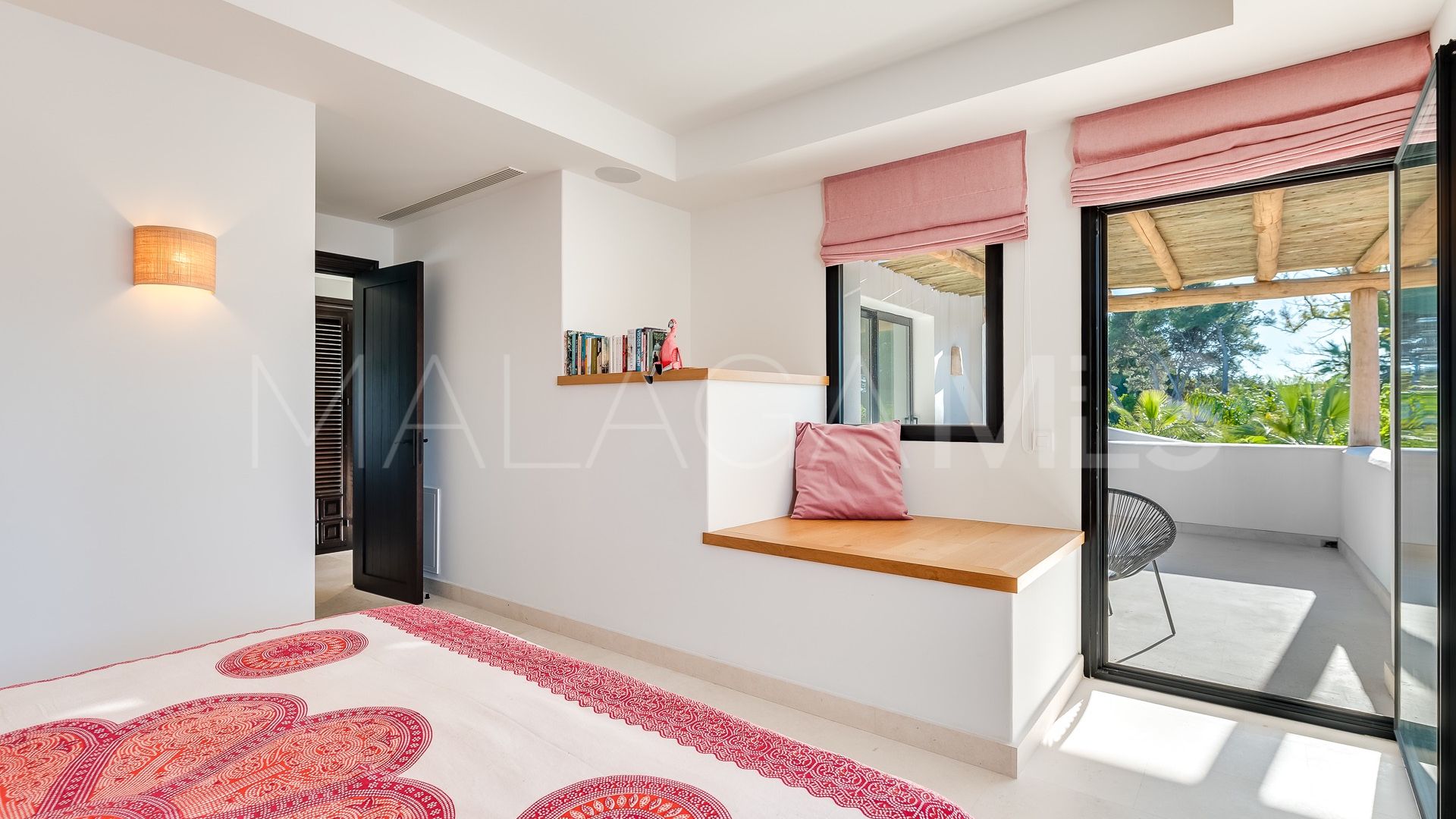 Villa for sale in Guadalmina Baja