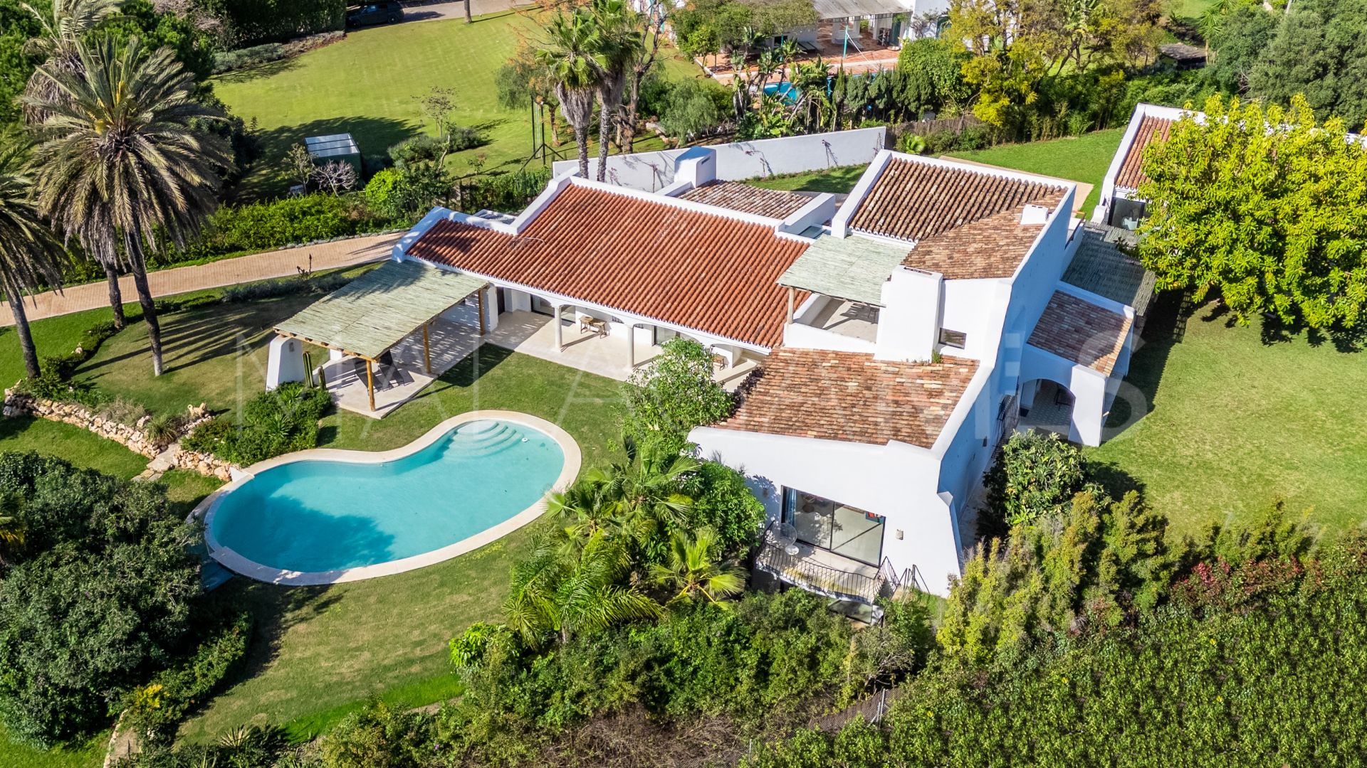 For sale Guadalmina Baja villa with 7 bedrooms