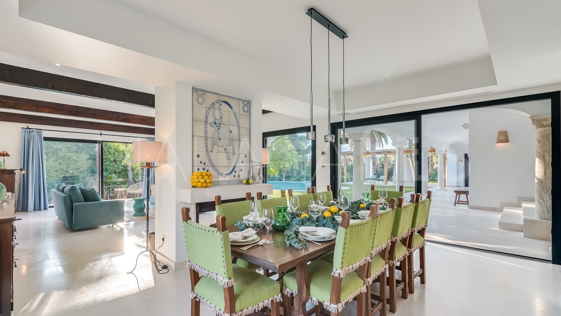 Villa for sale in Guadalmina Baja