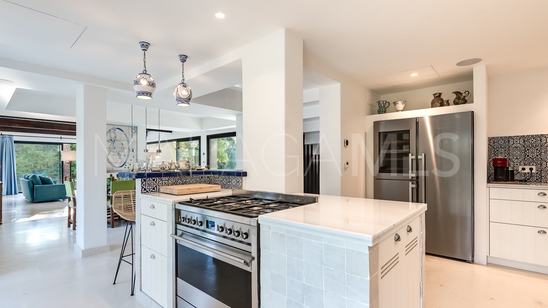 Villa for sale in Guadalmina Baja