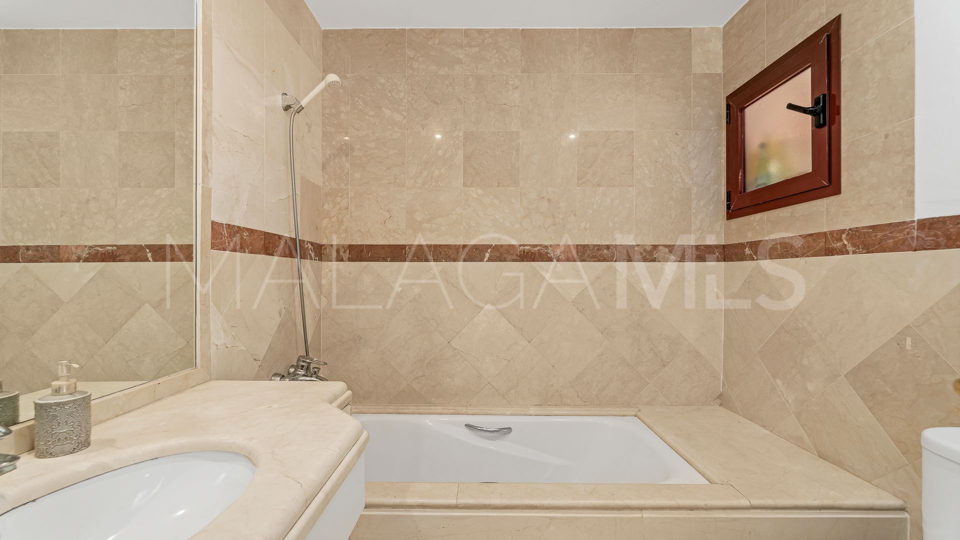 Se vende apartamento in Elviria