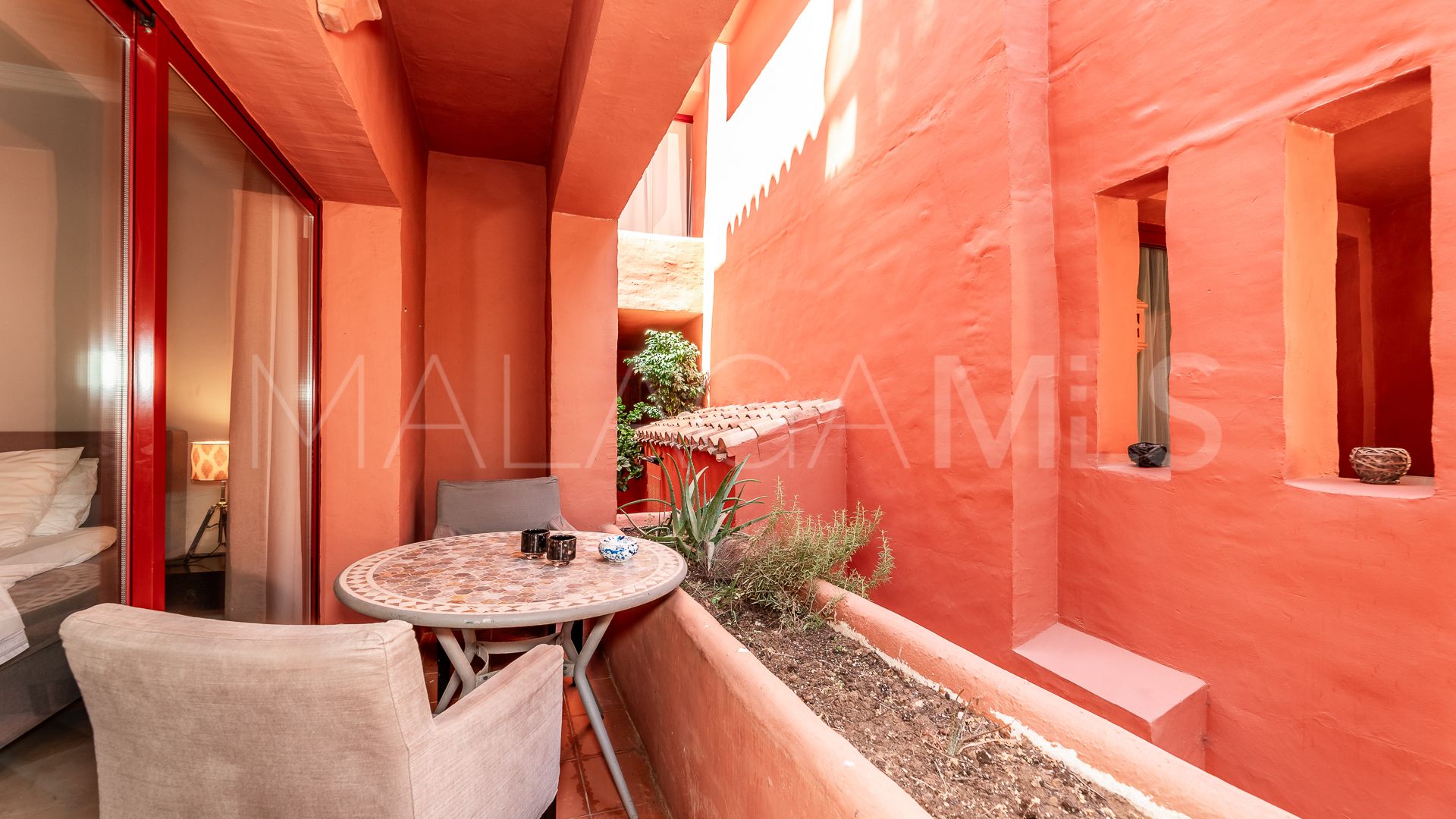 For sale apartment in Elviria