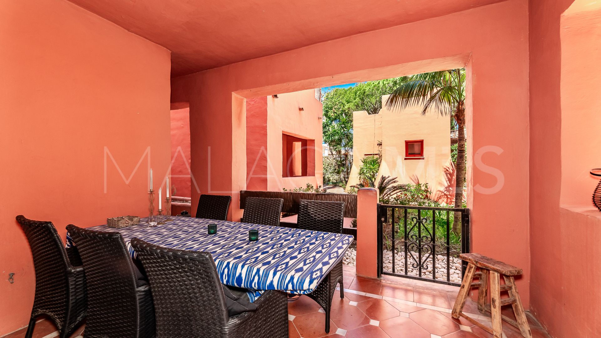 For sale apartment in Elviria