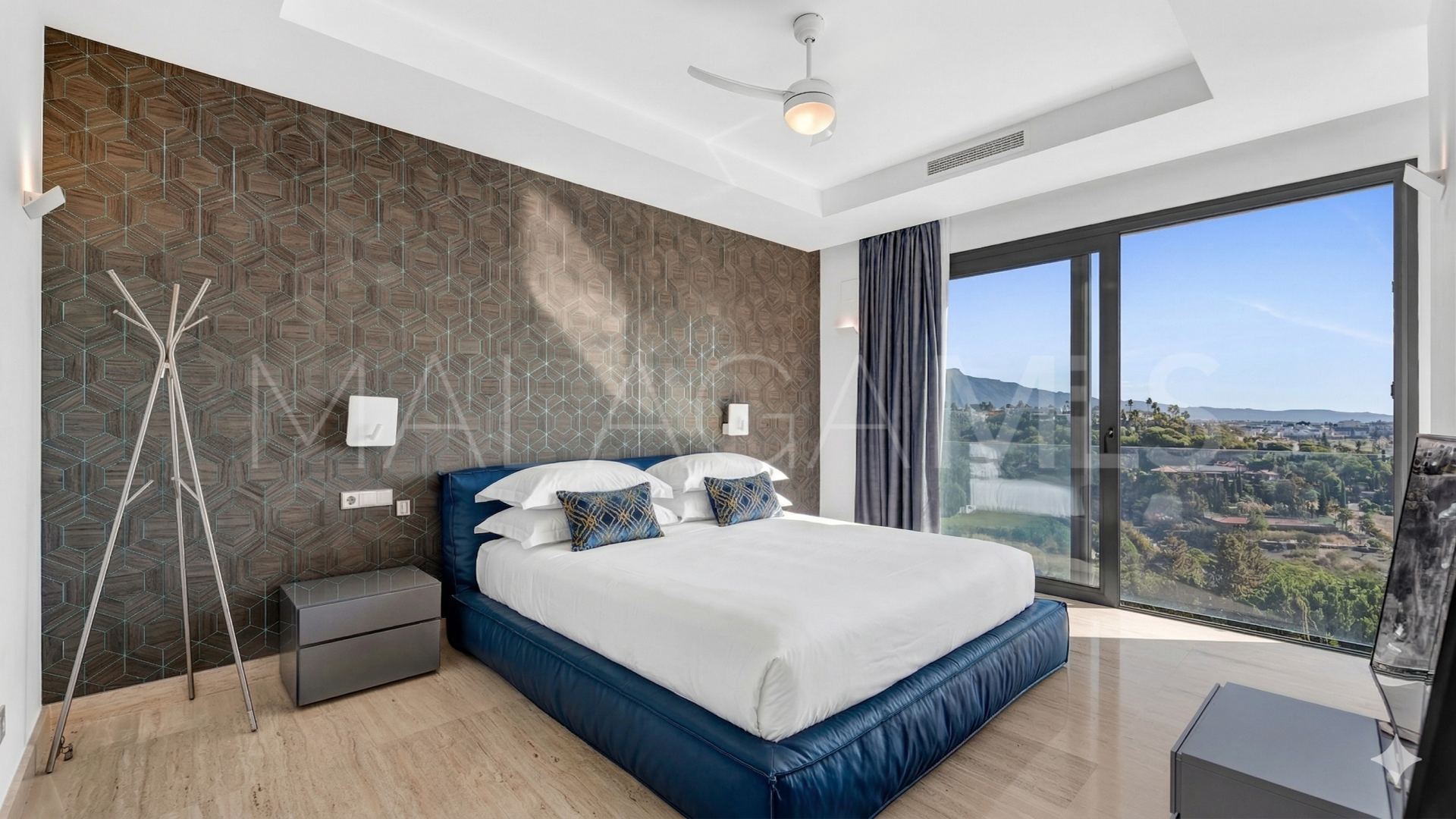 Villa for sale in Los Flamingos Golf